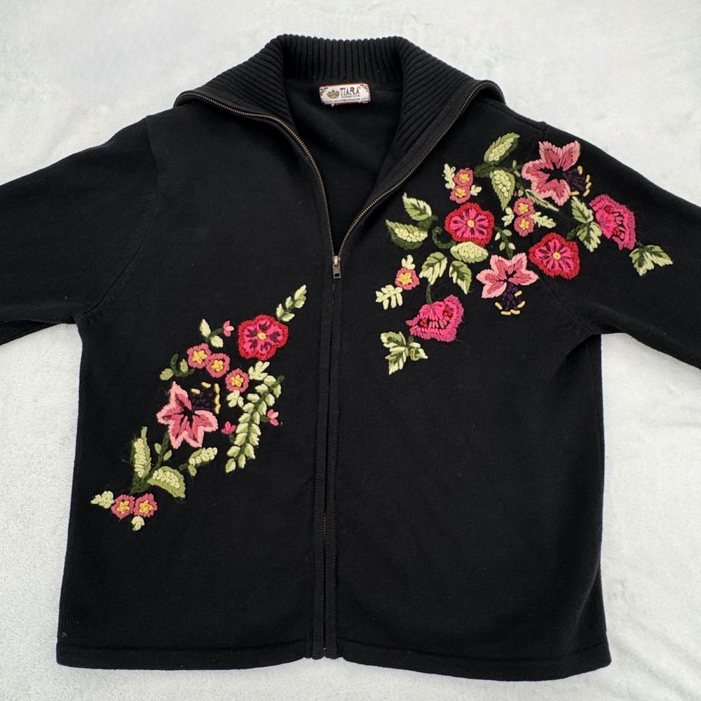 Vintage 2003 Tiara International Black Floral Embroidered Full Zip Y2K Sweater